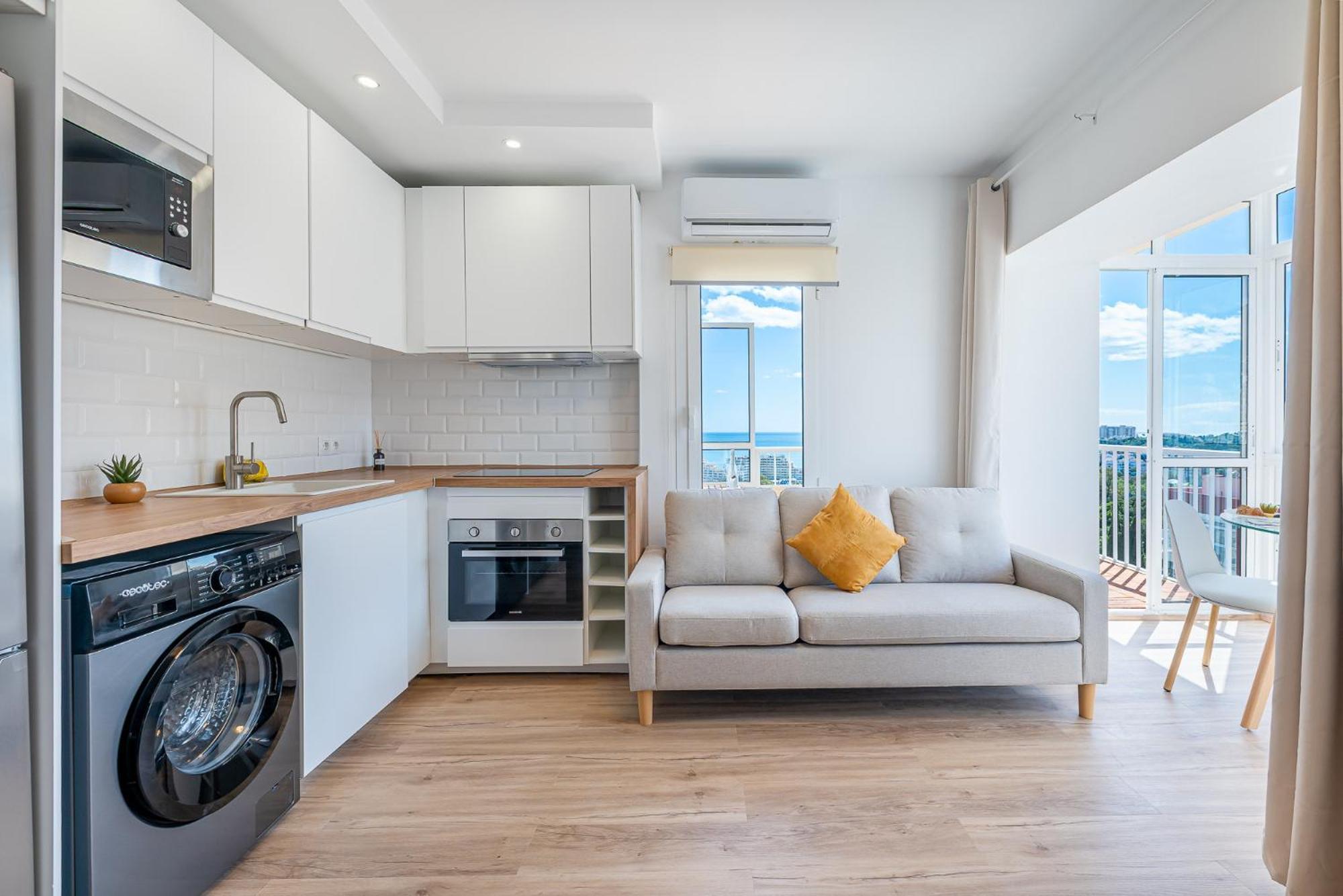 797 Rentals- Renovado Piso Con Hermosas Vistas En Iris * Benalmádena