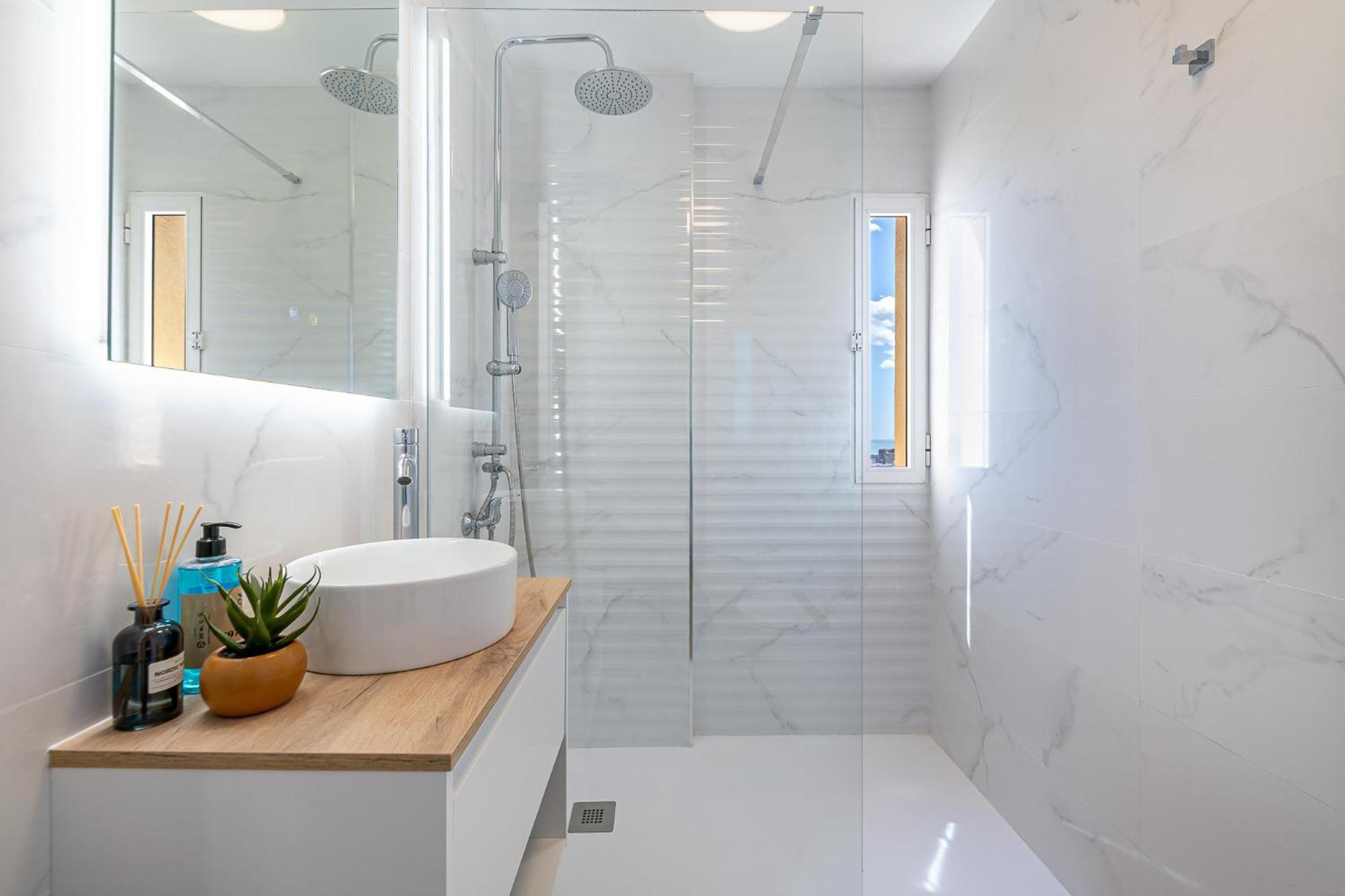797 Rentals- Renovado Piso Con Hermosas Vistas En Iris